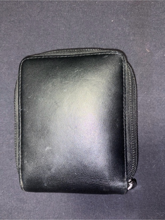 Brookstone Handbags - Brookstone Black Zip-Around Compact Leather Wallet